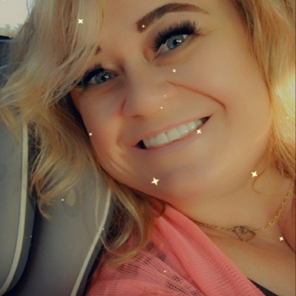 Meet your Posher, Hella